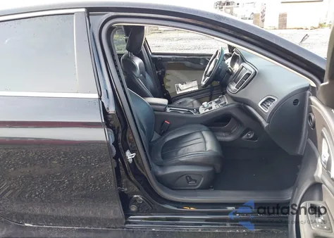 2016 Chrysler 200 Limited Platinum z USA, uszkodzony, nr VIN 1C3CCCAGXGN183085